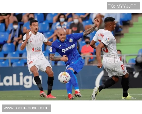 德乙领头羊沙尔克向39岁中锋哲科提出实质性报价巴黎FC同样表现出兴趣