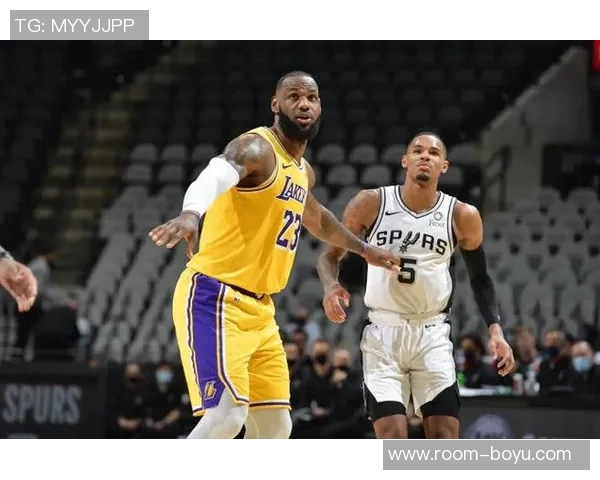 老詹生日之夜精彩回顾曾多次稳定20分以上单场狂砍48分接近三双表现 老詹生日之夜精彩回顾曾多次稳定20分以上单场狂砍48分接近三双表现